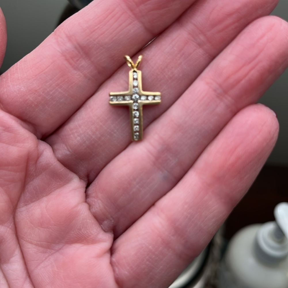 14kt Yellow Gold Diamond Cross Pendant w Appraisal $675